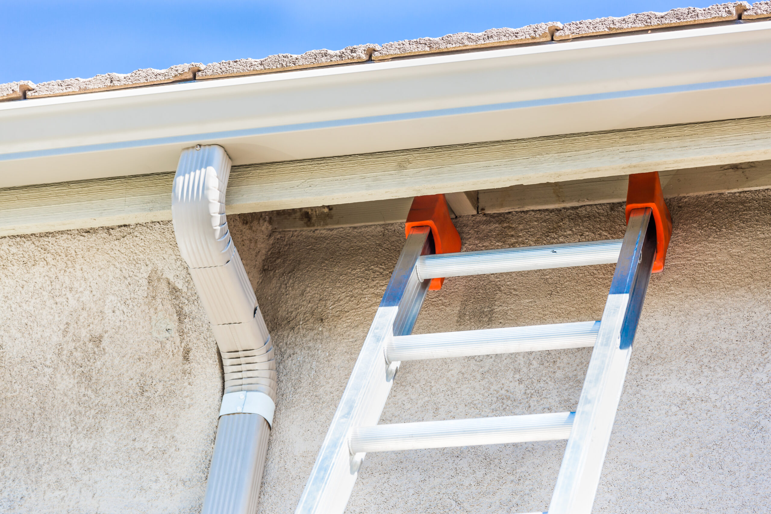 House with New Seamless Aluminum Rain Gutters.